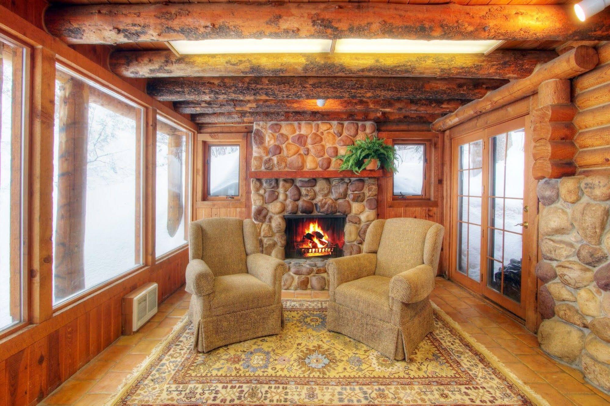 Sundance Log Cabin On The Stream מראה חיצוני תמונה